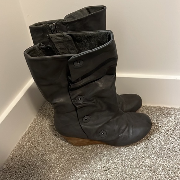 Spring Grey Leather Wedge boot, Sz 7 - Picture 2 of 6